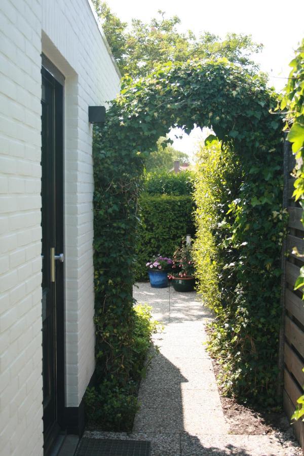 Bed & Breakfast Zeeuws Gelukkig Serooskerke  Exterior photo